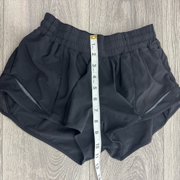 Lululemon Hotty Hot 2.5” Inseam Short In Black Size 6 - Picture 13 of 14
